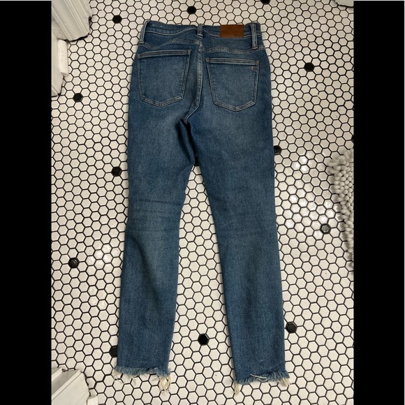 Madewell 10” high rise raw hem jeans size 26 - Picture 5 of 6